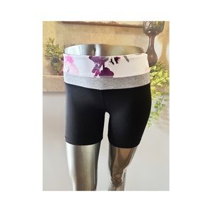 EUC Lululemon (4) Reversible Wunder Under Train Shorts